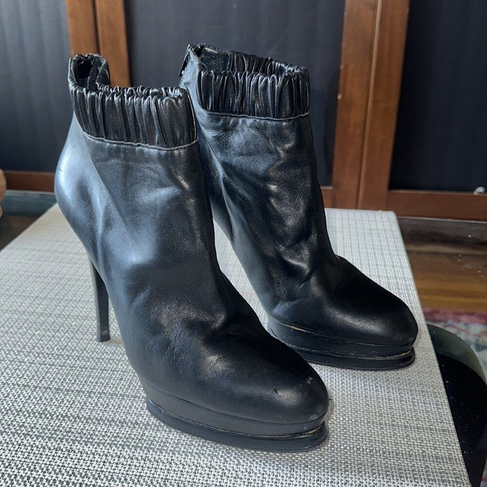 Stuart Weitzman Platform Leather Ruffle Black Lea… - image 4